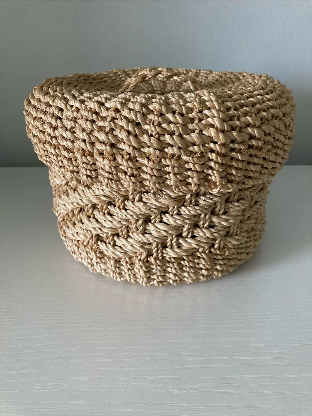 Wicker basket with cover